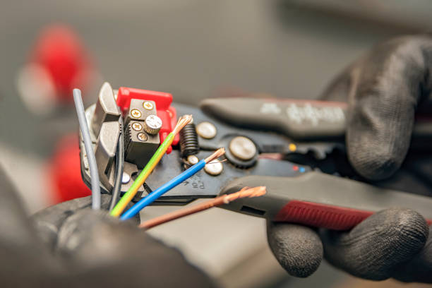 Best Circuit Breaker Repair  in Holmen, WI